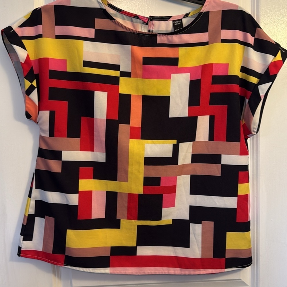 Colorful Geometric Women's Top - Picture 5 of 6